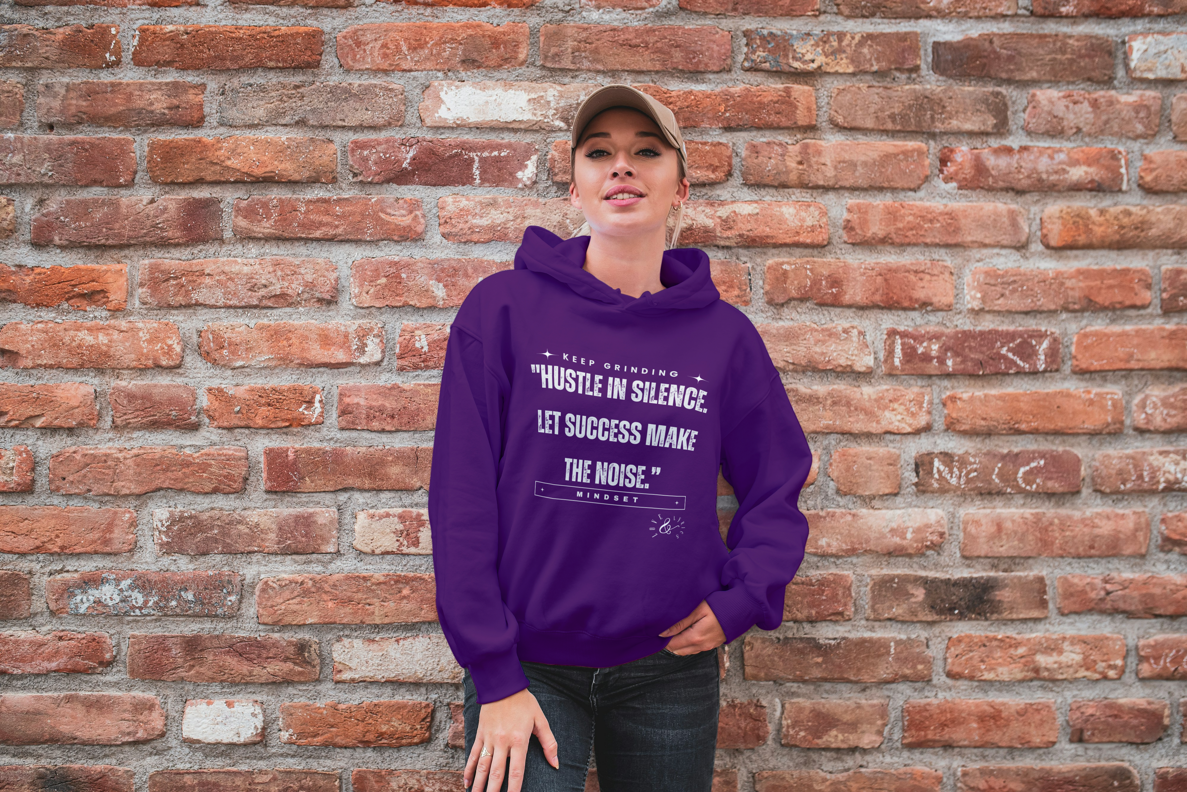 "Hustle in Silence, Let Success Make the Noise"-BLK/WHT